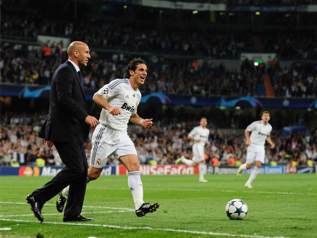 现出高超的 现出高超的